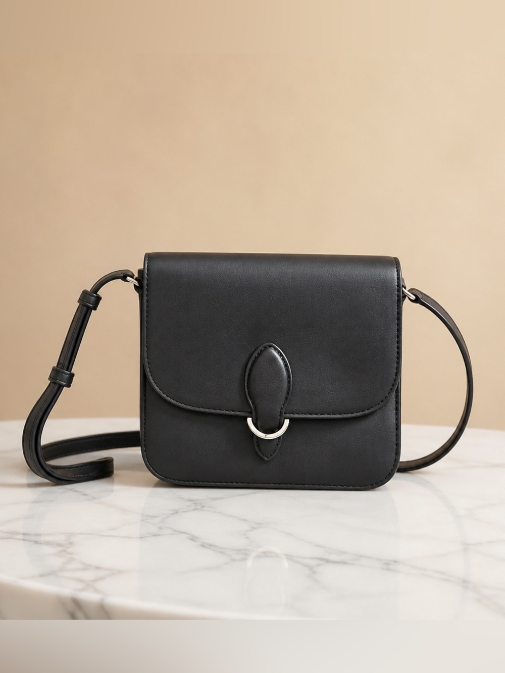 Classic Black Nine West Crossbody Shoulder Bag - Minimal Leather Design